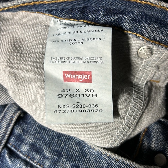 Wrangler jeans. Like new. - Picture 2 of 3